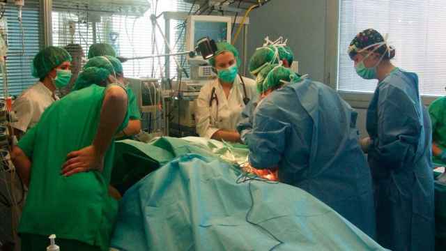 Imagen de una unidad de cuidados intensivos (UCI) del Hospital Josep Trueta de Girona / CG