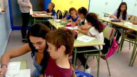 Alumnos en una clase de la escuela Font de l'Alba / ESCUELA FONT DE L'ALBA