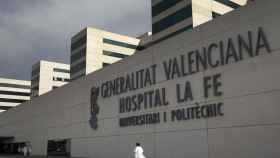 Fachada del Hospital La Fe de Valencia / EFE