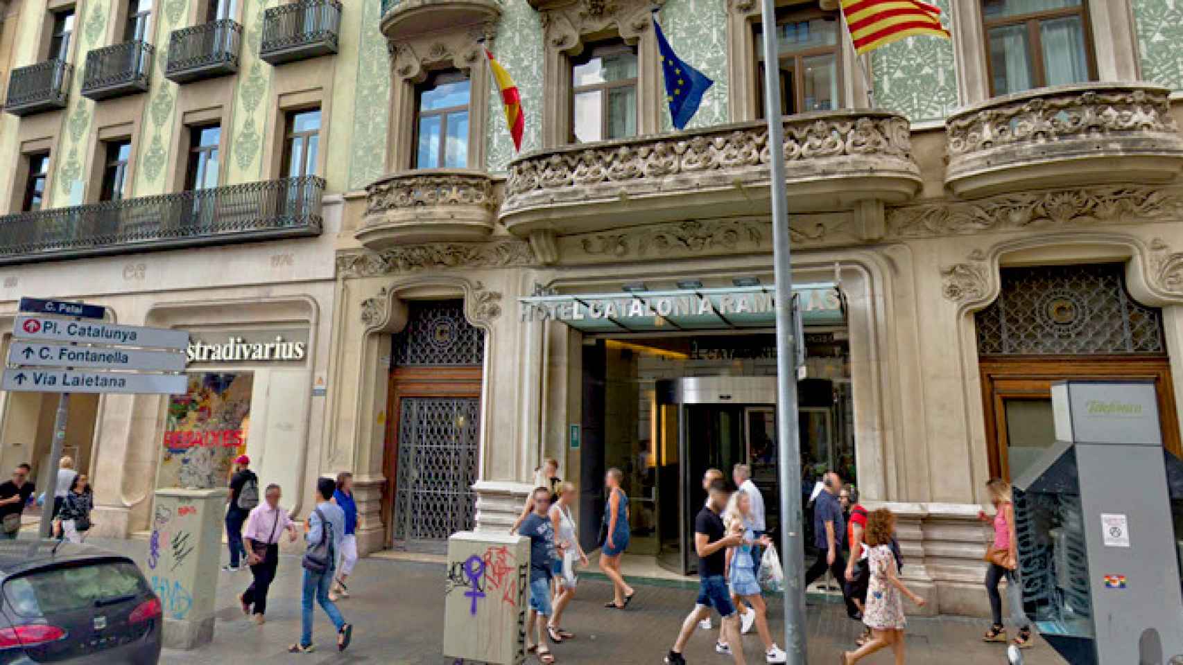 Imagen de la entrada del Hotel Catalonia Ramblas en la calle Pelayo de Barcelona / CG