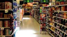 Imagen de archivo de los lineales de un supermercado, testigos de excepción de la subida del IPC / EUROPA PRESS