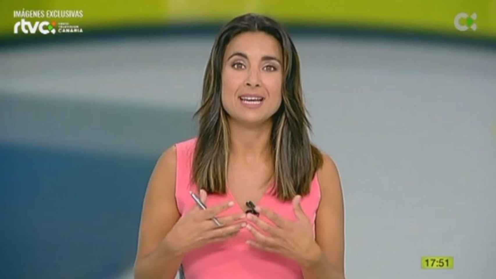 Fátima, presentadora del informativo de la televisión canaria /RTVC