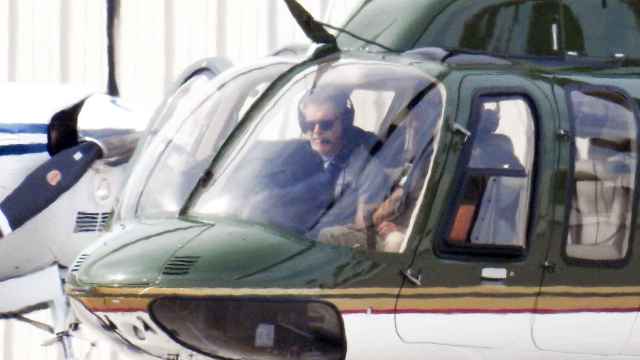 Harrison Ford pilotando su propio helicóptero, uno de los famosos que asiste a la Cumbre del Clima / TWITTER