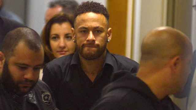 Neymar en la llegada a un juzgado / EFE
