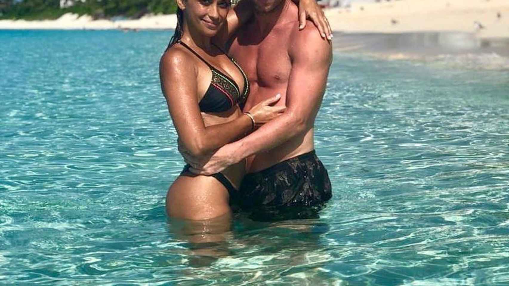 Leo Messi y Antonella Roccuzzo enamorados en el Caribe / INSTAGRAM