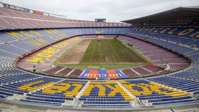 Proceso de renovación del césped del Camp Nou | FCB