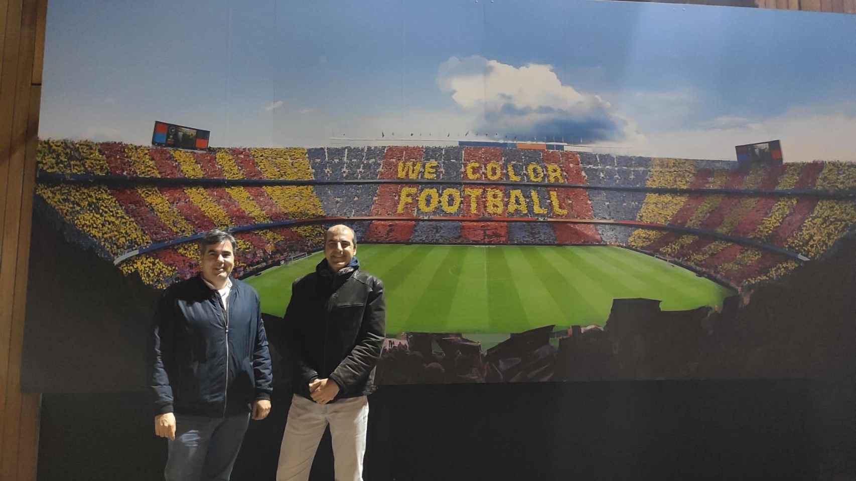 Marc Cornet y Carles Ordiales (Seguiment FCB) en los aledaños del Camp Nou / Culemanía