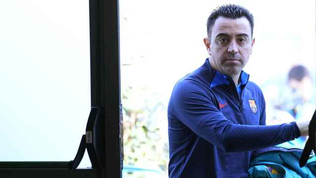 Xavi Hernández, entrando a la sala de prensa de la Ciutat Esportiva del Barça / EFE