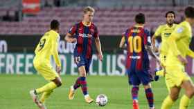Frenkie de Jong jugando contra el Villarreal / FC Barcelona