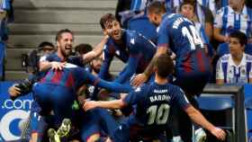 Los jugadores del Levante celebrando el segundo gol contra la Real Sociedad / EFE