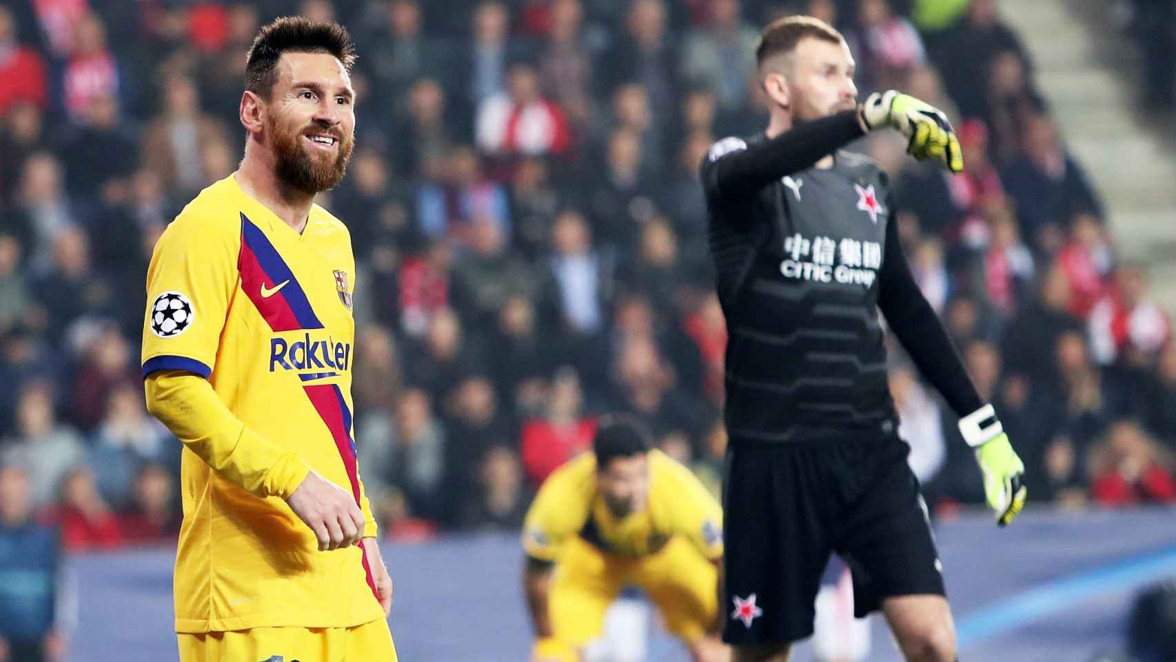 Leo Messi tras una jugada del Barça contra el Slavia de Praga / EFE