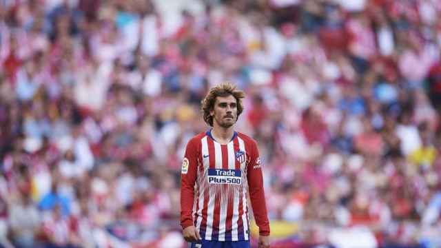 Una foto de Antoine Griezmann durante un partido con el Atlético de Madrid / EFE