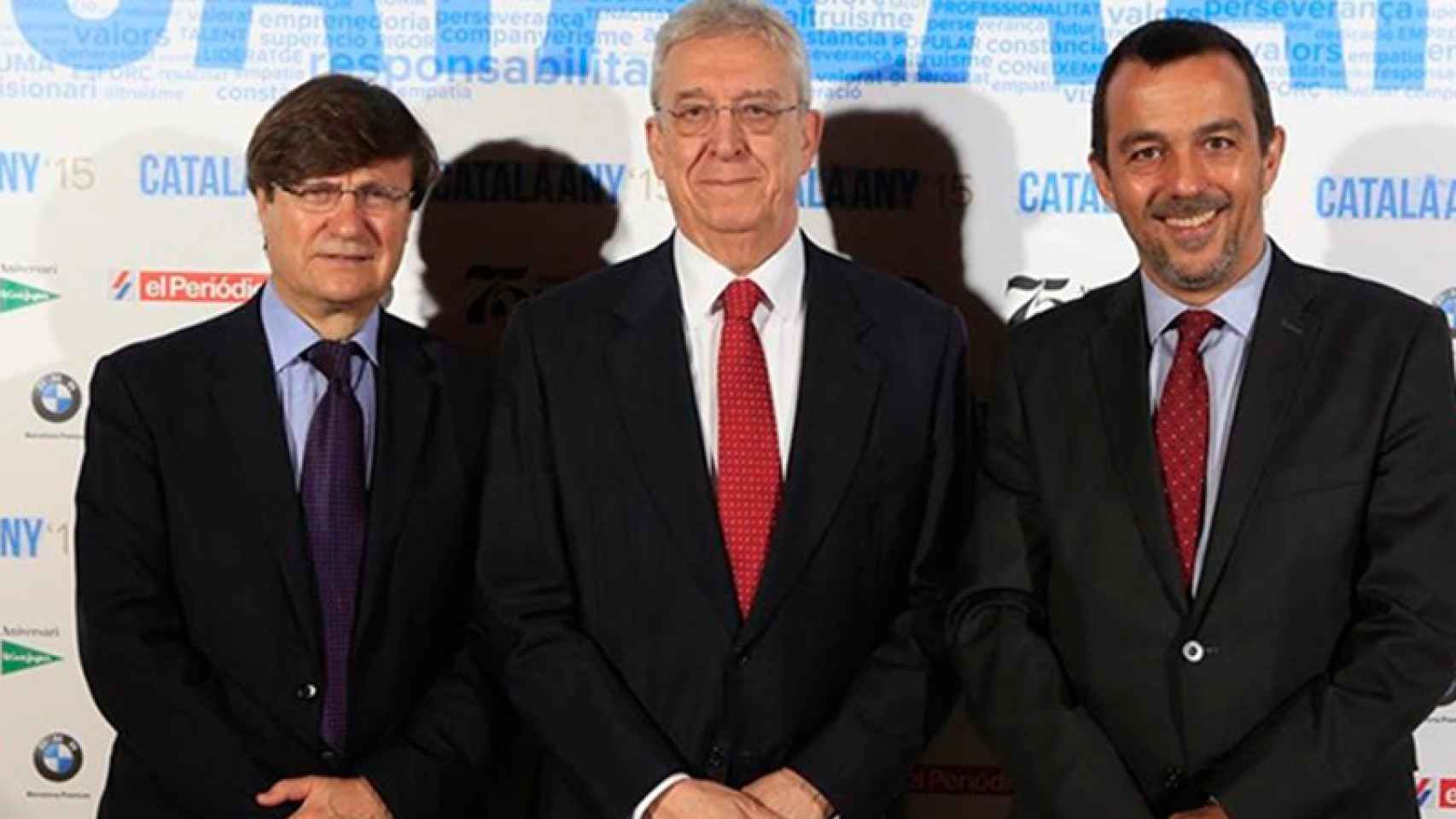 Miguel Ángel Liso (I), Josep Miquel Abad, de El Corte Inglés, y Joan Alegre en la edición del Catalá de l'Any de 2015.