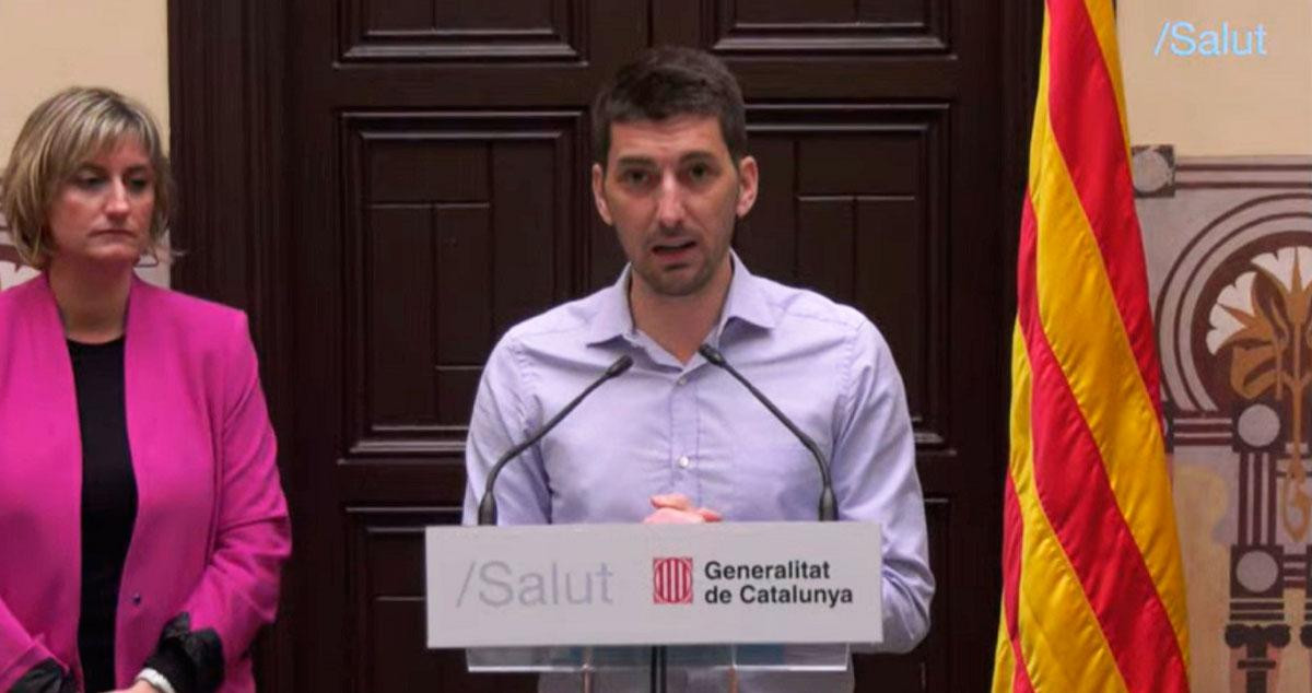 Oriol Mitjà (d), con la consejera catalana de Salud, Alba Vergés (i), el lunes / CG