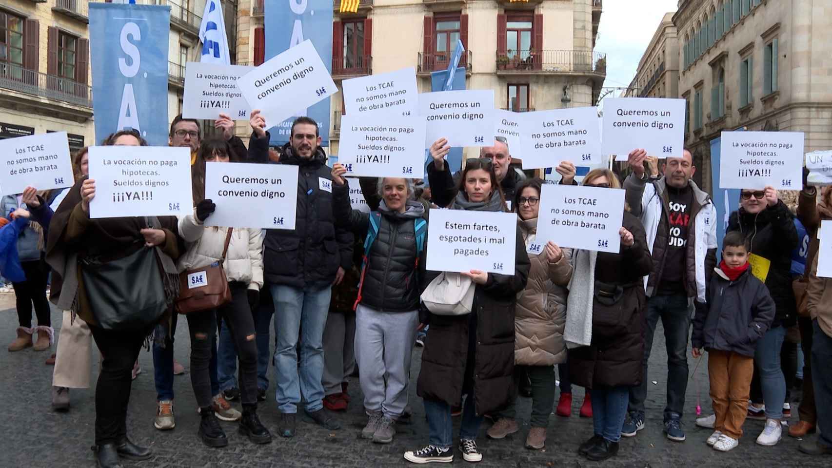 Sanitarios y docentes protestan en Barcelona este sábado por las condiciones del servicio público / EUROPA PRESS