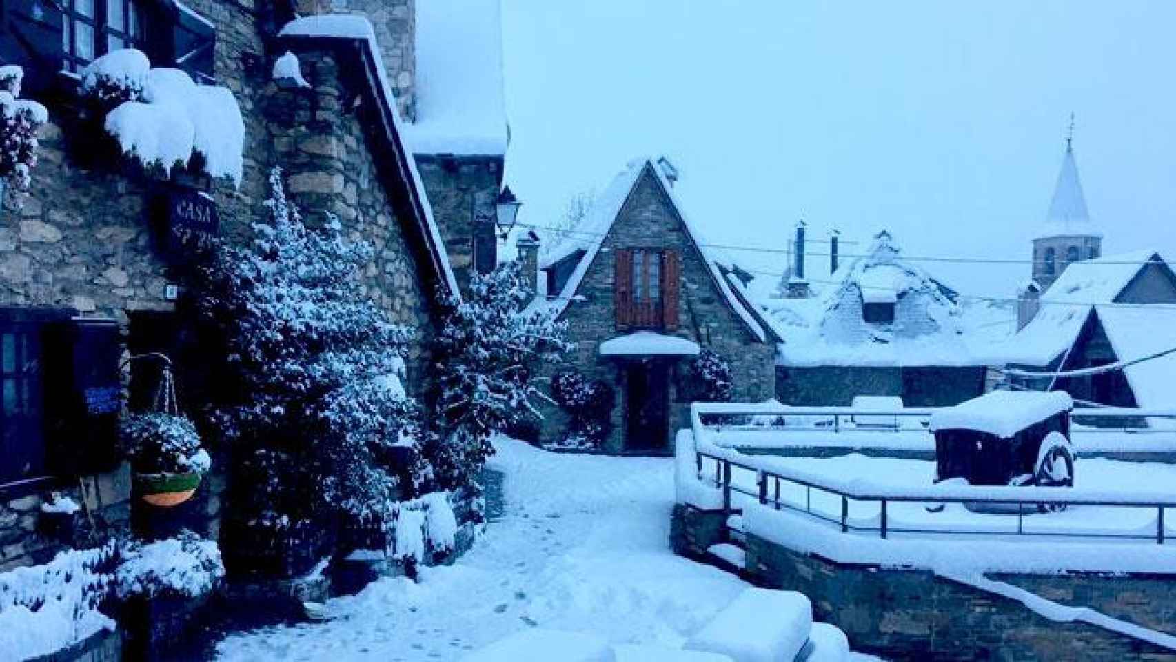 Imagen de las primeras nevadas de la temporada en el Pirineo catalán / Instagram @bagergue