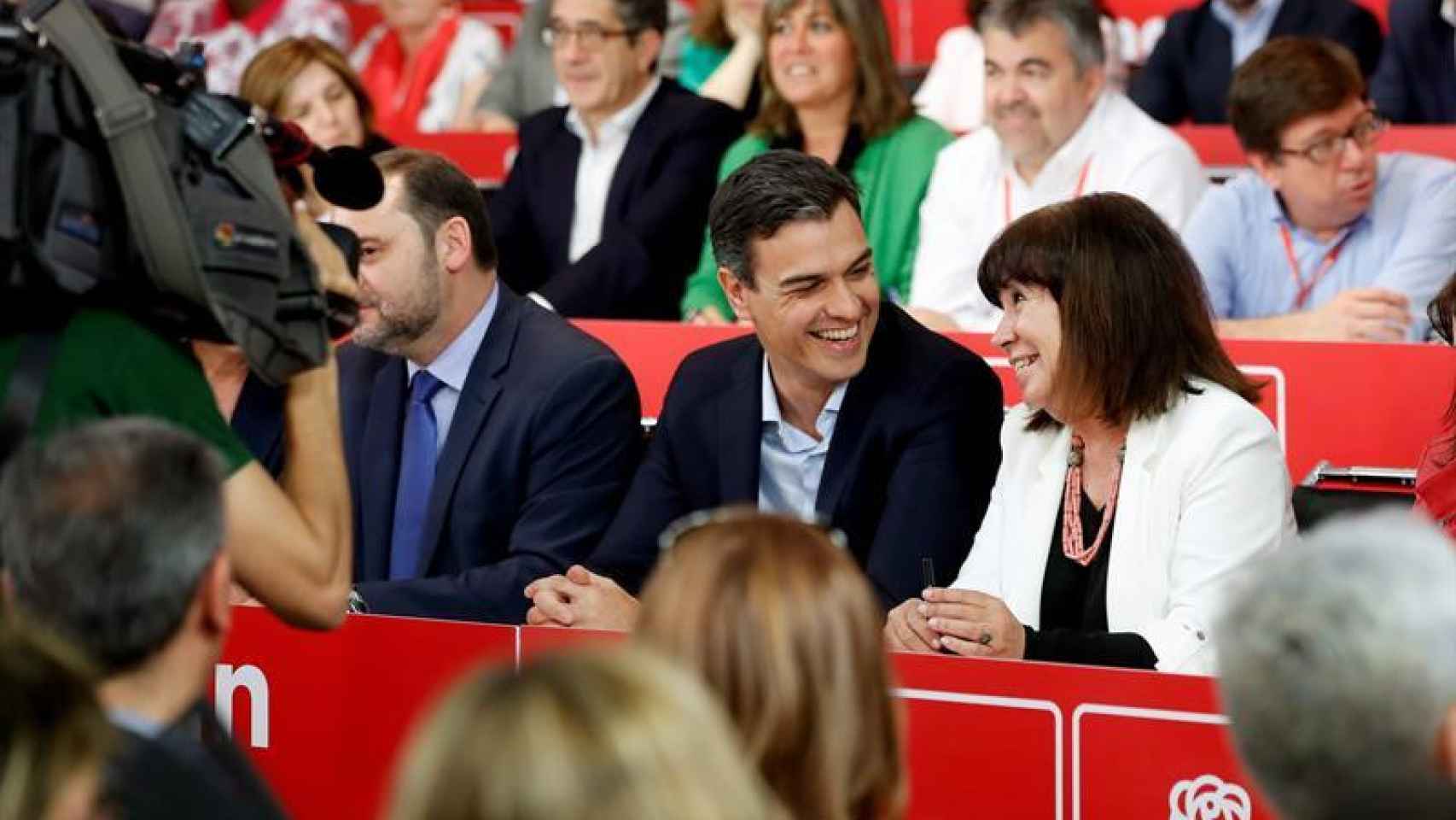 José Luis Ábalos, Pedro Sánchez y Cristina Narbona en el comité federal del PSOE de hoy que ha debatido la moción de censura/ EFE