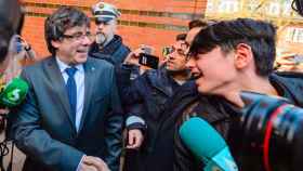 El expresidente de la Generalitat Carles Puigdemont abandona la cárcel de Neumünster en Alemania / EFE