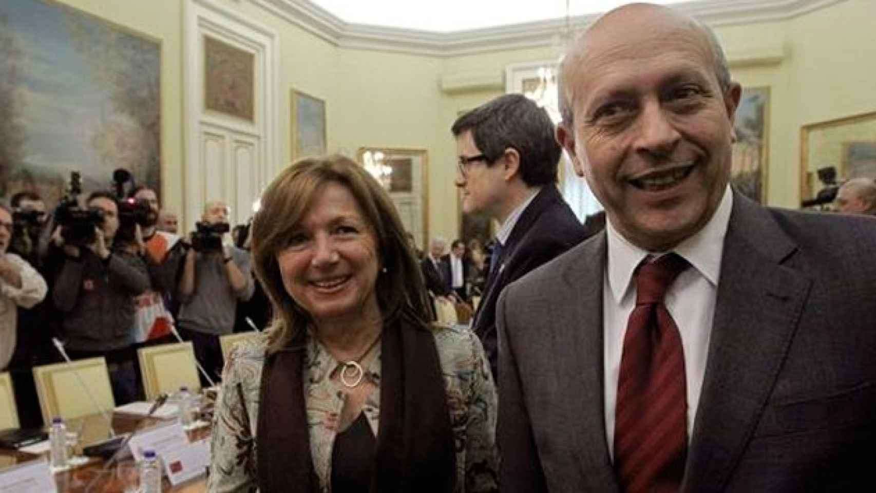 La exsecretaria de Enseñanza de la Generalitat Maria Jesús Mier y el exministro José Ignacio Wert / EFE