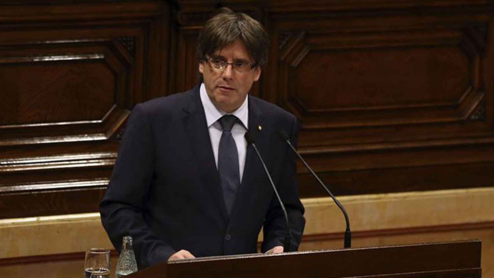 El presidente catalán, Carles Puigdemont, se somete a la cuestión de confianza del Parlamento catalán /EFE