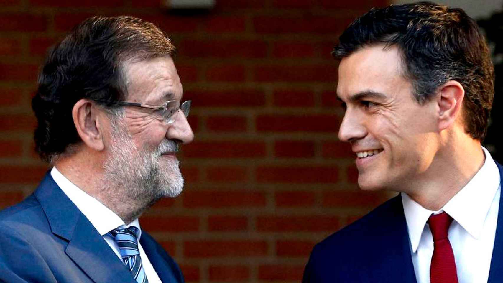 Encuentro en La Moncloa entre el secretario general del PSOE y el presidente en funciones (Imagen de archivo).