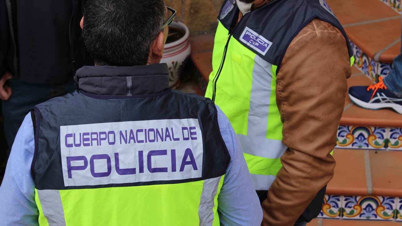 Agentes de la Policía Nacional como los que han participado en la operación para desmantelar una organización polaco-danesa que traficaba con drogas desde España al resto de Europa / POLICÍA NACIONAL