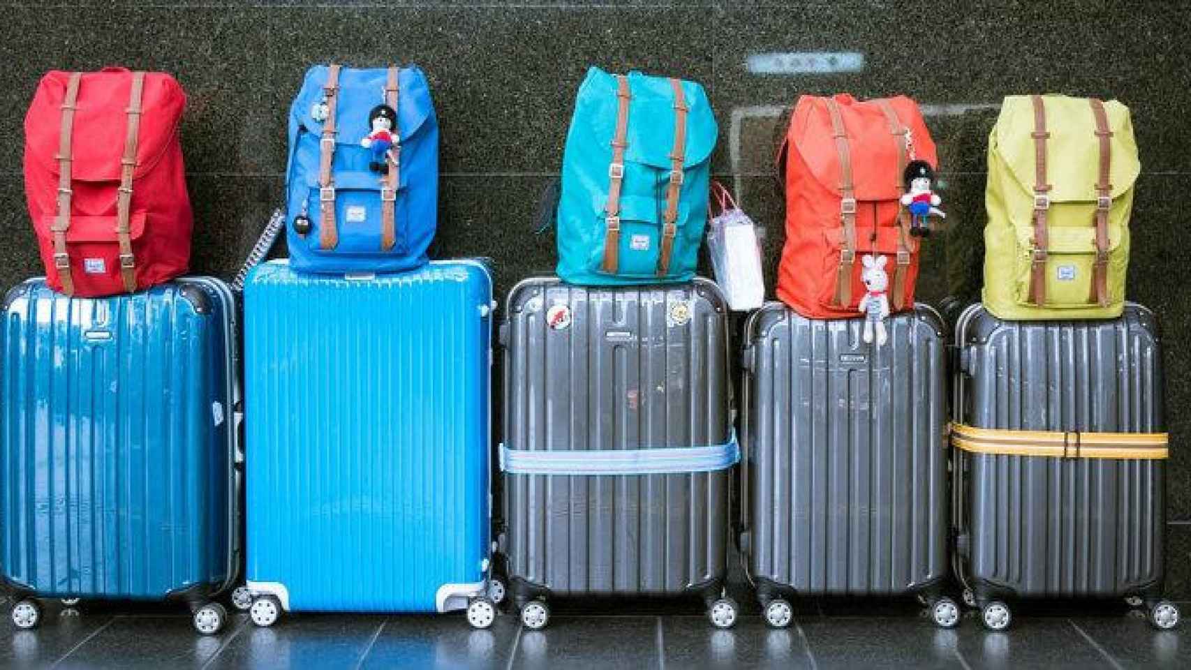 Una imagen de maletas de viajes en el aeropuerto / PIXABAY