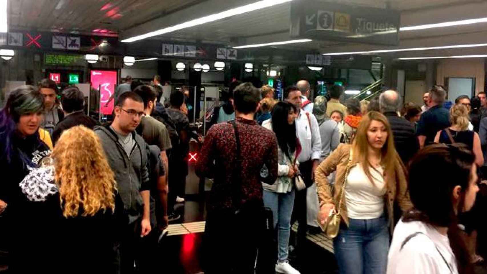 Imagen del metro de plaza Cataluña tras el desalojo / CG