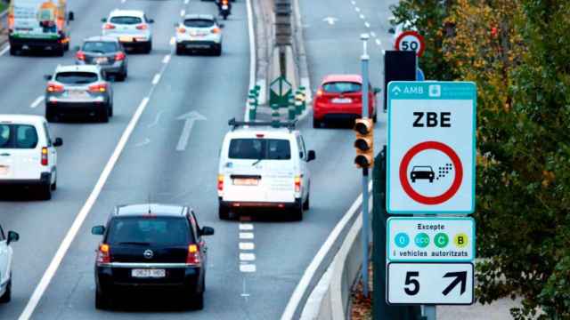 Imagen de un rótulo de la Zona de Bajas Emisiones (ZBE) de Barcelona / CG