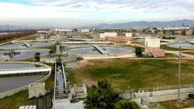 La estación depuradora de El Prat de Llobregat, una de las que participan en el programa del ACA para medir la presencia de coronavirus en el agua / MA