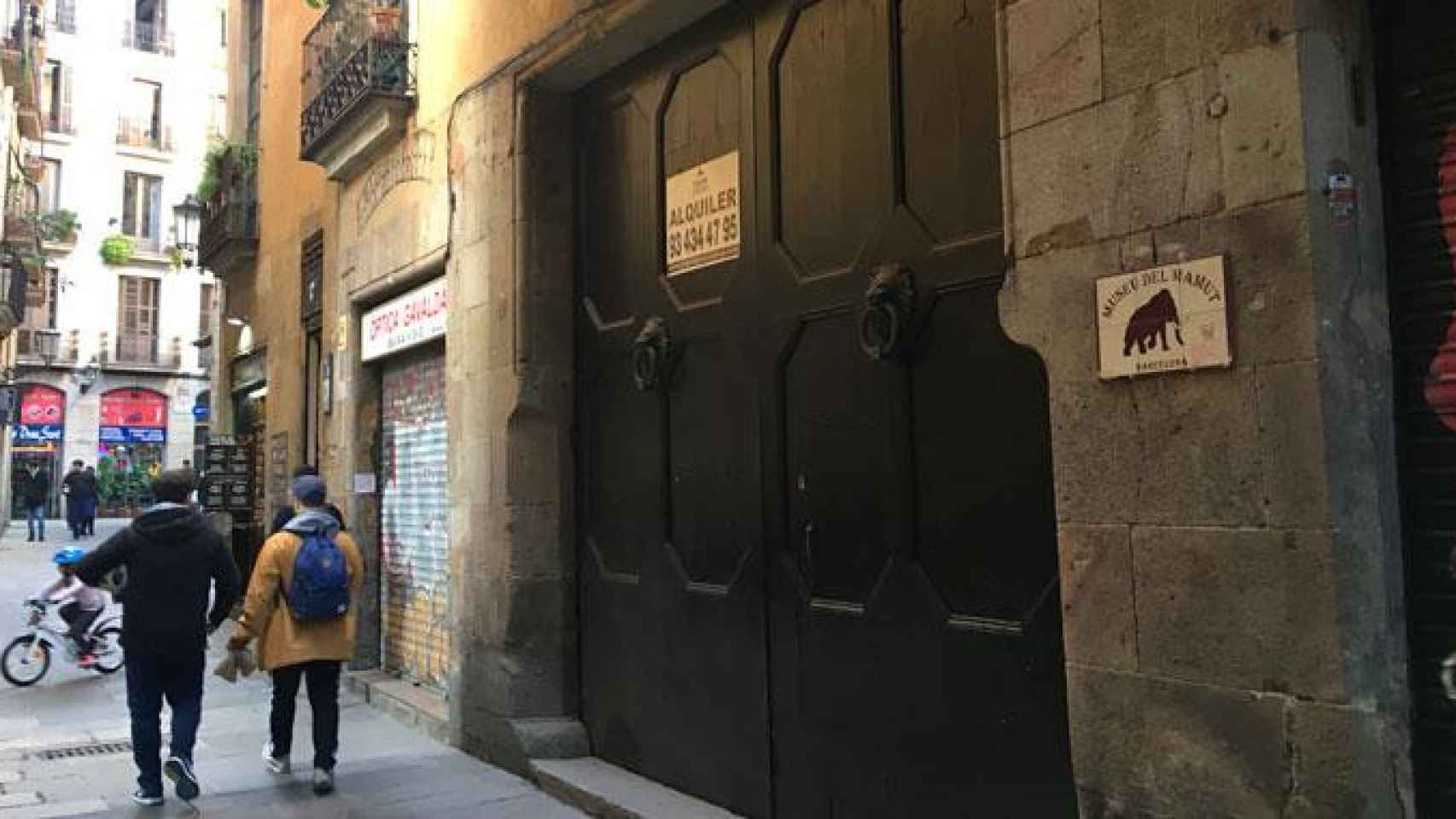 La puerta de entrada del antiguo museo del Mamut de Barcelona / CG