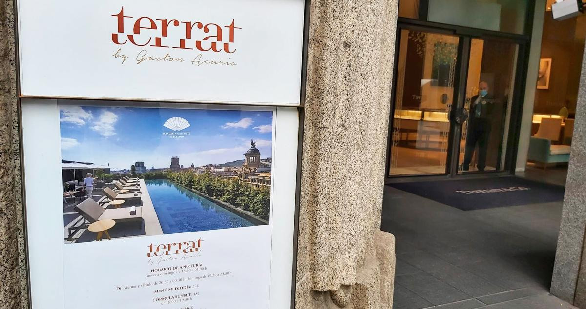 El Mandarín Oriental de Barcelona tiene abierto el restaurante Terrat, de Gastón Acurio: lo tendrá que cerrar o reabrir todo el hotel / CG