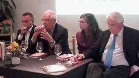 Francesc Moreno, Josep Borrell, Cristina Farrés y Carlos Díaz Güell, durante la presentación de 'Aguas turbias' / CG