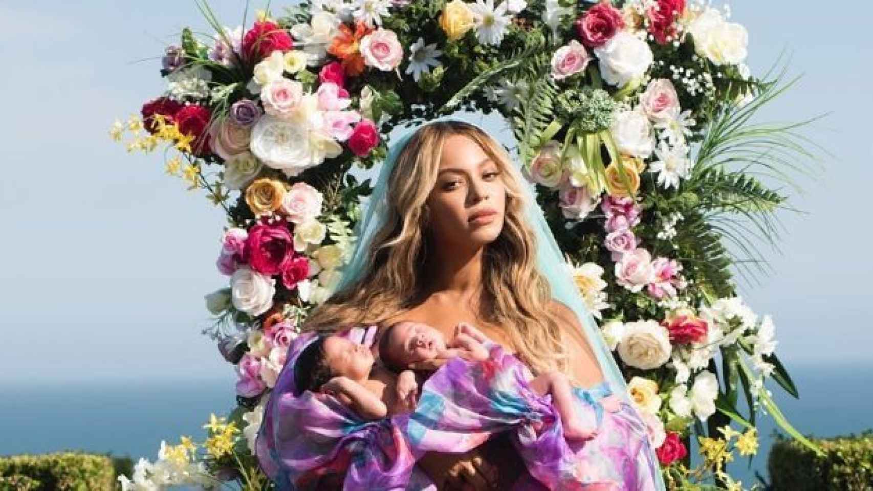 Una 'virginal' Beyoncé presenta a sus gemelos en Instagram