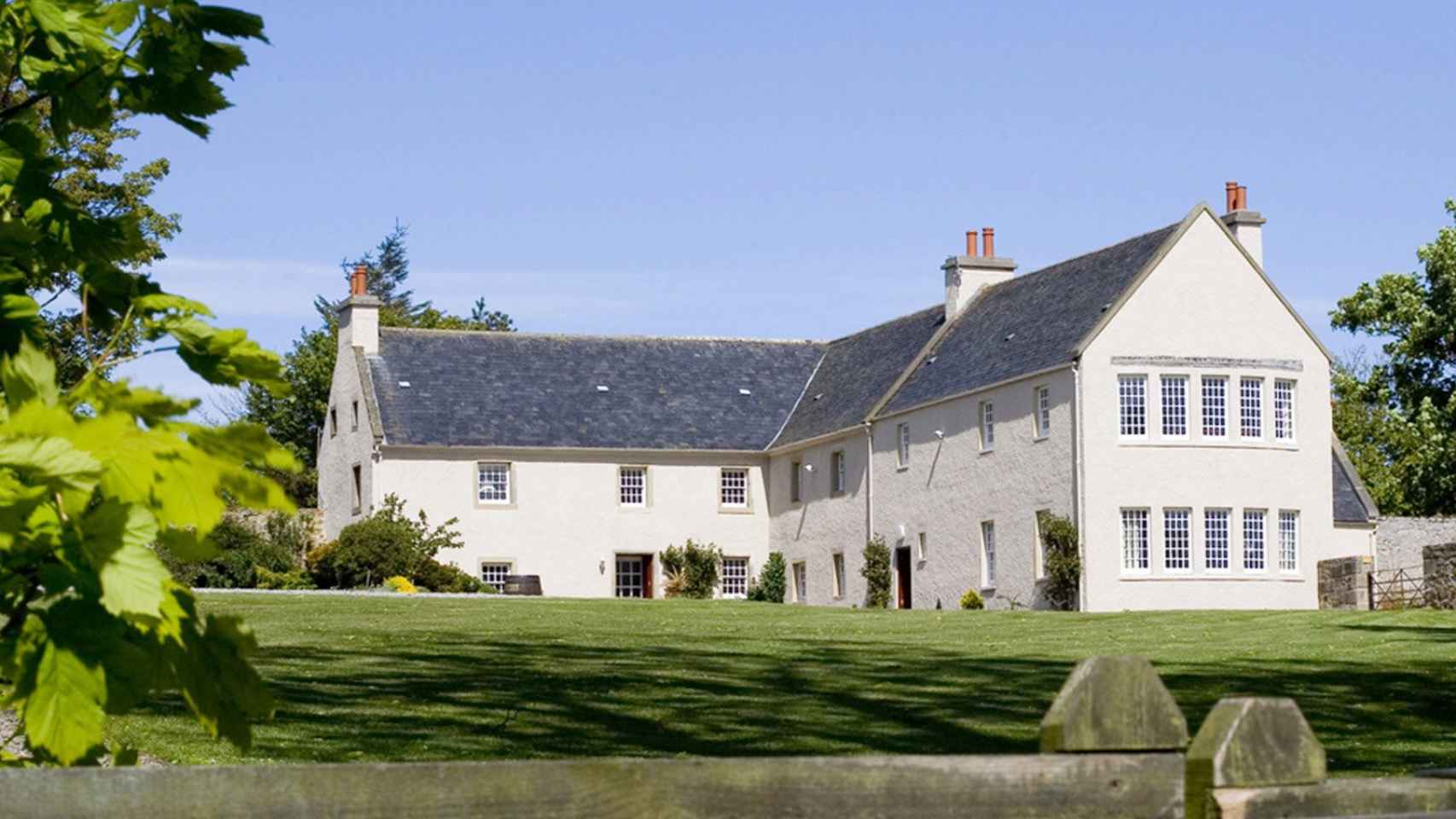 Glenmorangie House, un refugio donde el whisky de lujo acoge a sus invitados