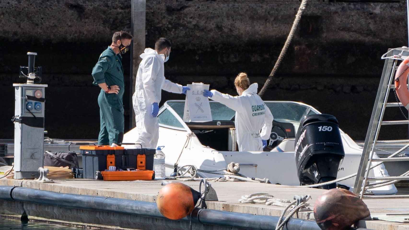La Guardia Civil registra el barco de Tomás Gimeno, el padre desaparecido junto a sus dos hijas en Tenerife / EFE