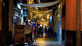 Calle con bares y locales de alterne en Zaragoza / CG