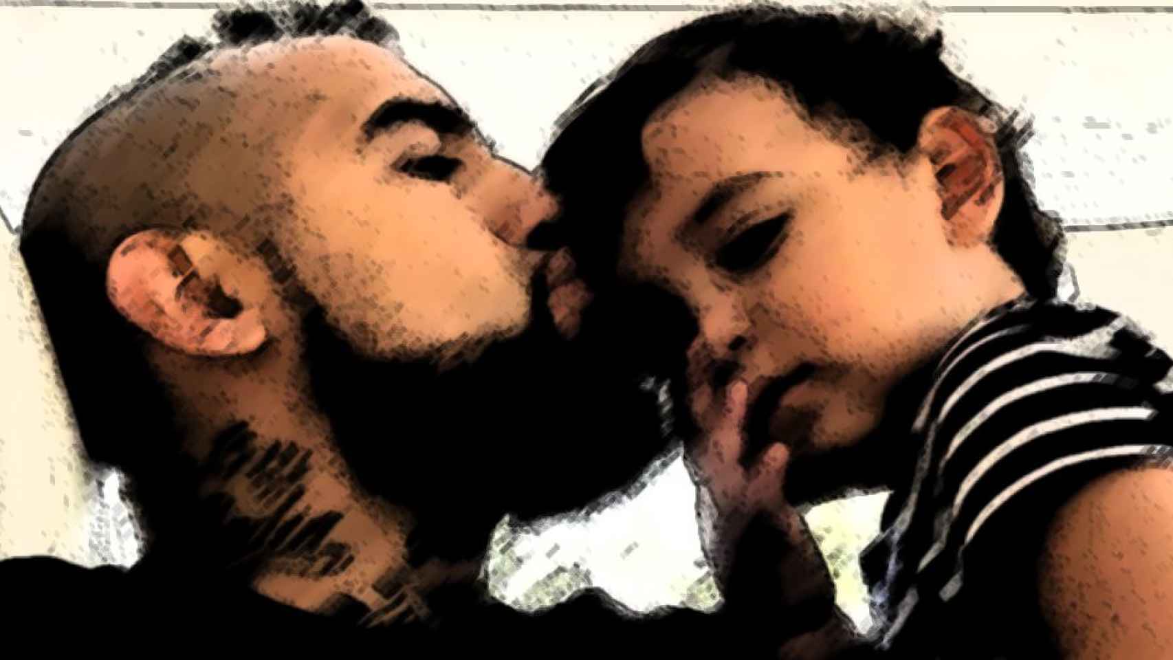 Arturo Vidal besa en la frente a su hijo