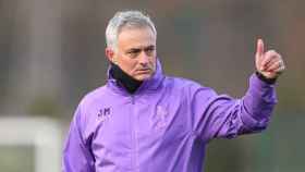 Mourinho, dirigiendo un entrenamiento del Tottenham  | Tottenham