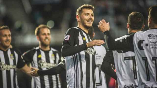 Ayala celebrando un gol con el Cartagena / Redes