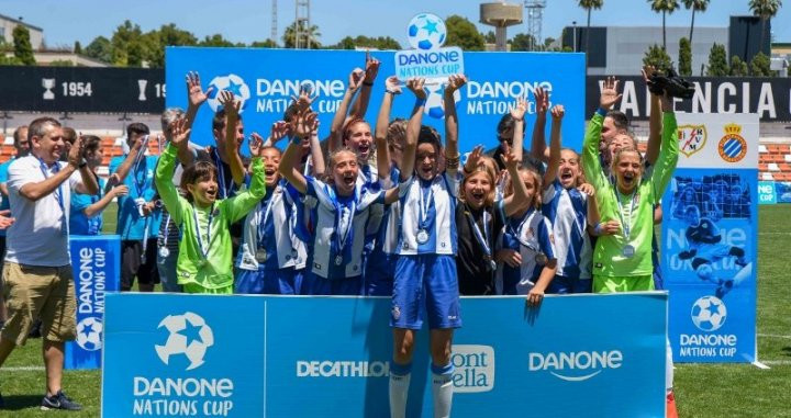 Una foto del RCD Espanyol femenino, campeón de la Danone Nation Cup 2019