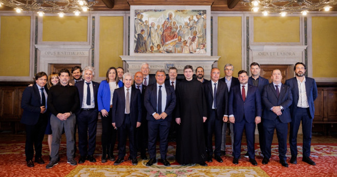 La junta directiva de Laporta, en su visita a la Abadía de Montserrat / FCB