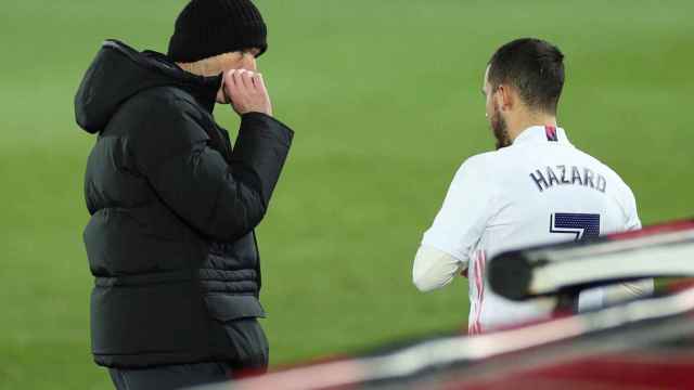 Zidane y Hazard durante el partido del Celta de Vigo / EFE