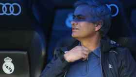 Una foto de Jose Mourinho en el banquillo del Real Madrid / EFE