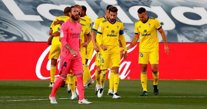 Los jugadores del Cádiz, celebrando su gol ante el Real Madrid | EFE