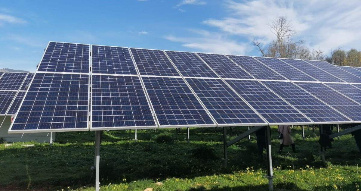 Instalación fotovoltaica, una de las fuentes renovables de energía / EP