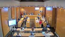 Pleno municipal del Ayuntamiento de Mataró en el que el coordinador de Vox fue acusado de revelación de secretos / AJUNTAMENT MATARÓ