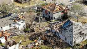 Casas dañadas después de que una serie de tornados haya pasado por Texas (EEUU) / Tannen Maury (EFE)