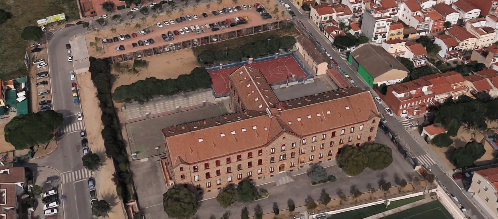 Colegio de La Salle de Premià de Mar al que pertenecía el religioso que presuntamente violó al escritor Alejandro Palomas / GOOGLE STREET VIEW