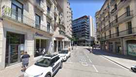Plaza Camps de Girona, donde se han retomado las obras de un nuevo hotel en el antiguo Banco de España / GOOGLE MAPS